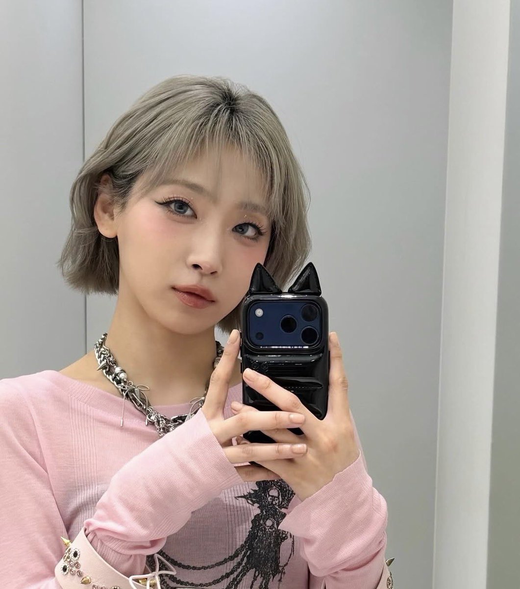 ___mikankan's tweet photo. ほんとキモくてごめんなんだけど
ジスオンニのあんまし長くない爪で可愛いネイルしてるのがまじで好き https://t.co/mlKfExT0fu