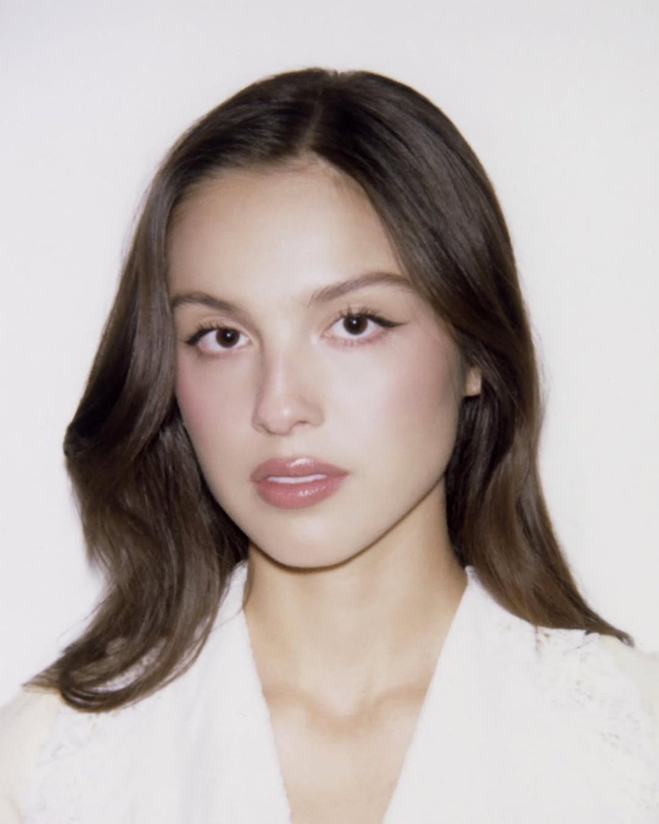 “drop dead” — Spotify Update:  

1st day — 12,546,351
2nd day — 7,842,971

Total: 20,389,322 streams