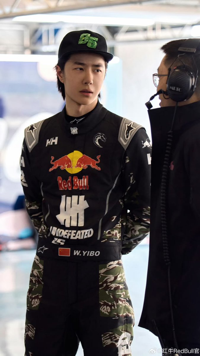 王一博!85!Ibos🏍!💚 tweet media