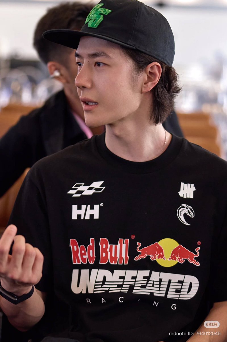 王一博!85!Ibos🏍!💚 tweet media