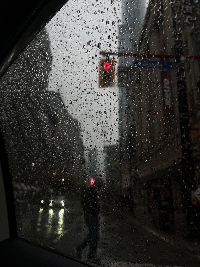 AuroraDomim's tweet photo. 最近阴雨连绵 https://t.co/6Nk1O3fXWN