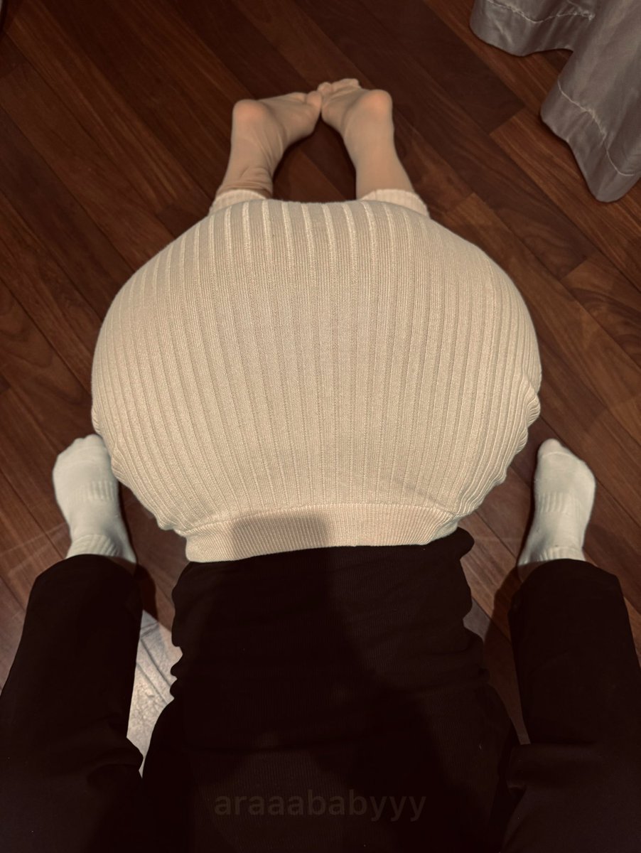 ara adriana tweet media