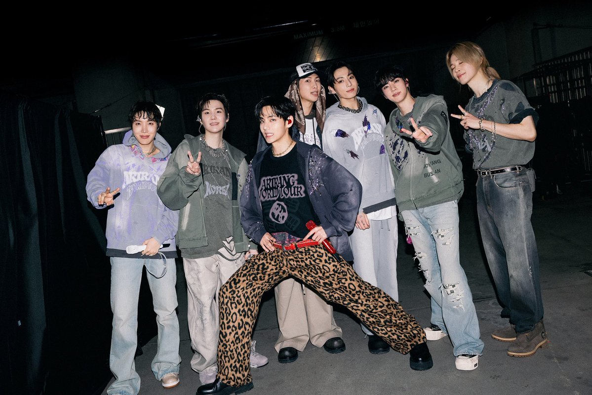 "Aliens" has surpassed 100 million streams on Spotify, <a href="/BTS_twt/">방탄소년단</a> 140th song to do so.