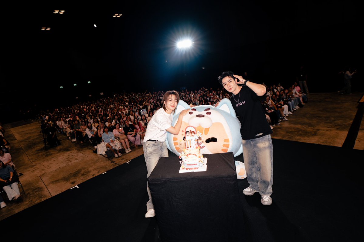 ZeeNuNew Photobook tweet media