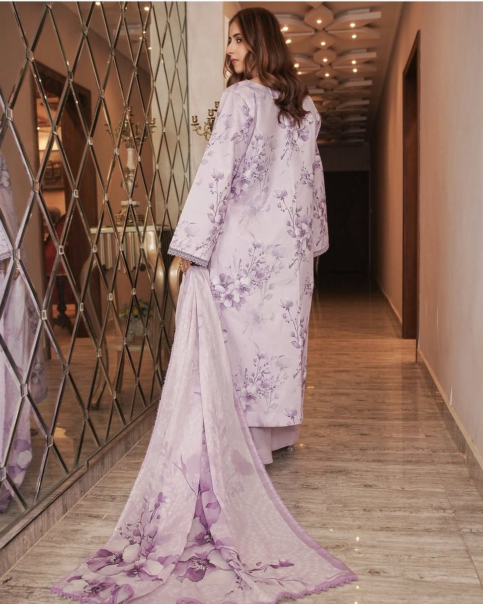 Abukhokhar9299's tweet image. Madham By LALA Volume 1:

Where comfort meets digital art! New 3pc digital print lawn collection is now live. High-quality fabric at best prices.

Available at FAZ Brand House.

Order now: 03403805395

#LALALawn #DigitalPrint #SummerFashion #FAZBrandHouse #lawn #Pakistán