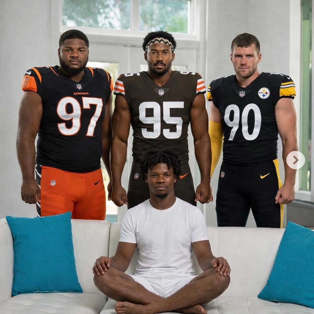 Life comes at you fast <a href="/Ravens/">Baltimore Ravens</a> 🤣 

Who Dey!!! @bengals <a href="/agentdexy97/">Dexter Lawrence II “Sexy Dexy”</a> <a href="/JoeyB/">Joey Burrow</a> <a href="/BJHill5/">BJ Hill</a> <a href="/teehiggins5/">Tee Higgins⁵</a>