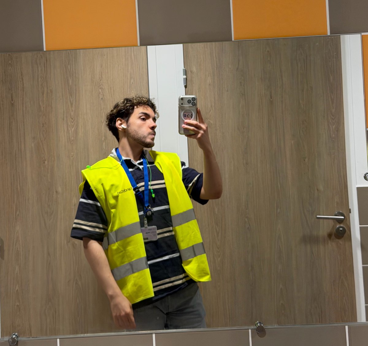 en ROUX LIBRE tweet media