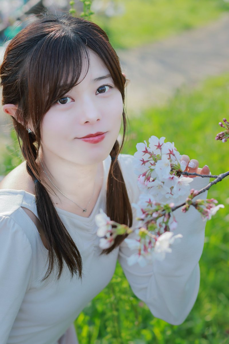 KFuna28's tweet image. おはようございます☀
今週も宜しくお願いします🙇
『 桜の季節 🌸 』
柚花なぎさん
@nagi_yuzuka 

#柚花なぎ 
#ガールズフォト 
#portrait
#可愛い #love #美少女 
#ぐっちゃんphoto 
#可愛いと思ったらいいね
#桜ポートレート
#桜 
#idol 
#fairydolls
#rf45mmf12stm