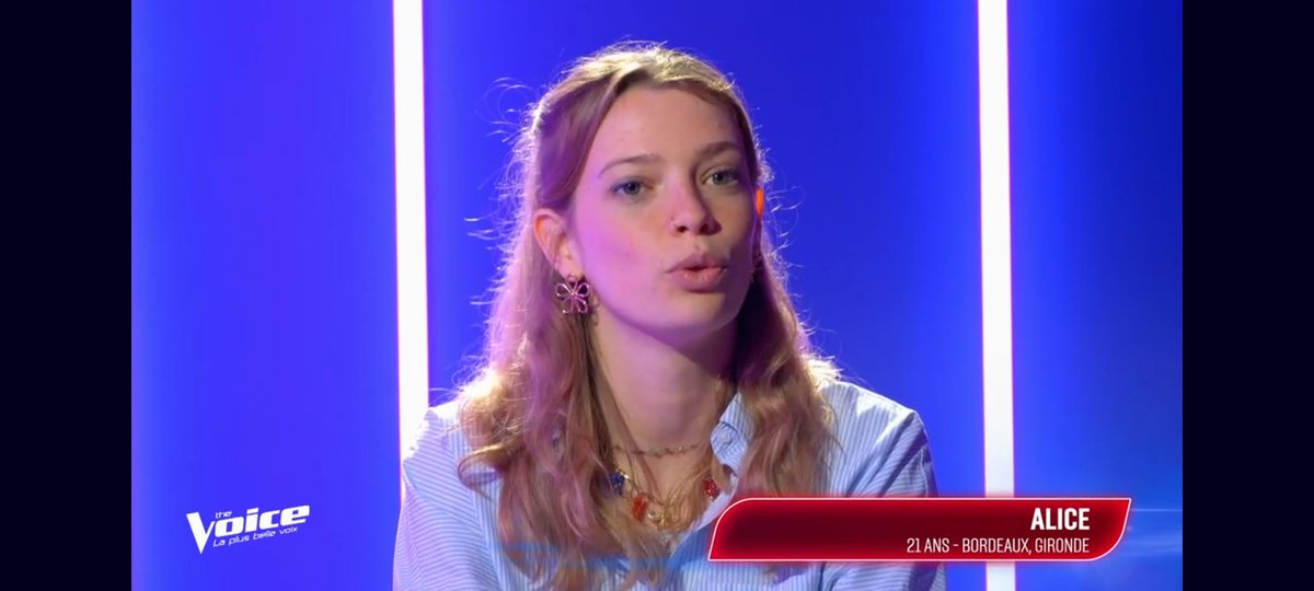fabien_fichaux's tweet image. Le premier talent s'appelait Alice, elle a chantée "Ils me rient tous au nez" de Theodora, Alice est allée rejoindre l'équipe Amel Bent qui était la seule coach à se retourner #TheVoice