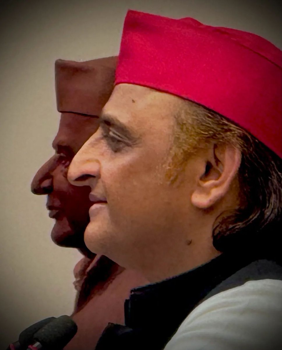 आदरणीय नेता जी 
<a href="/yadavakhilesh/">Akhilesh Yadav</a>