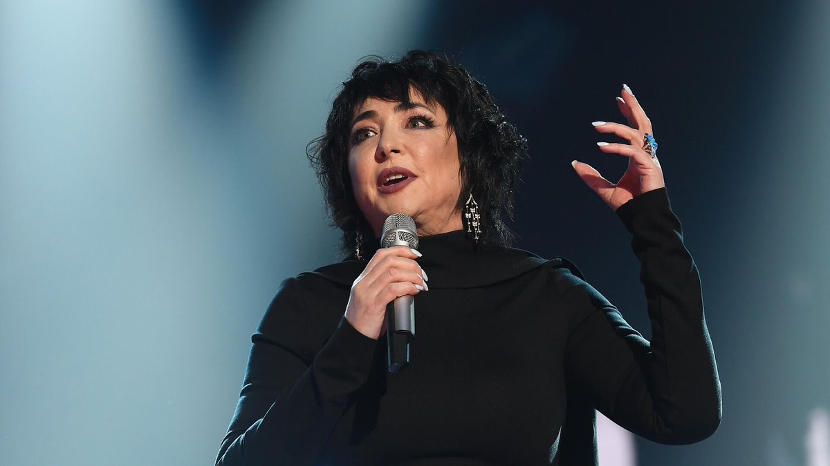 неопознанная гиена бездействует tweet media