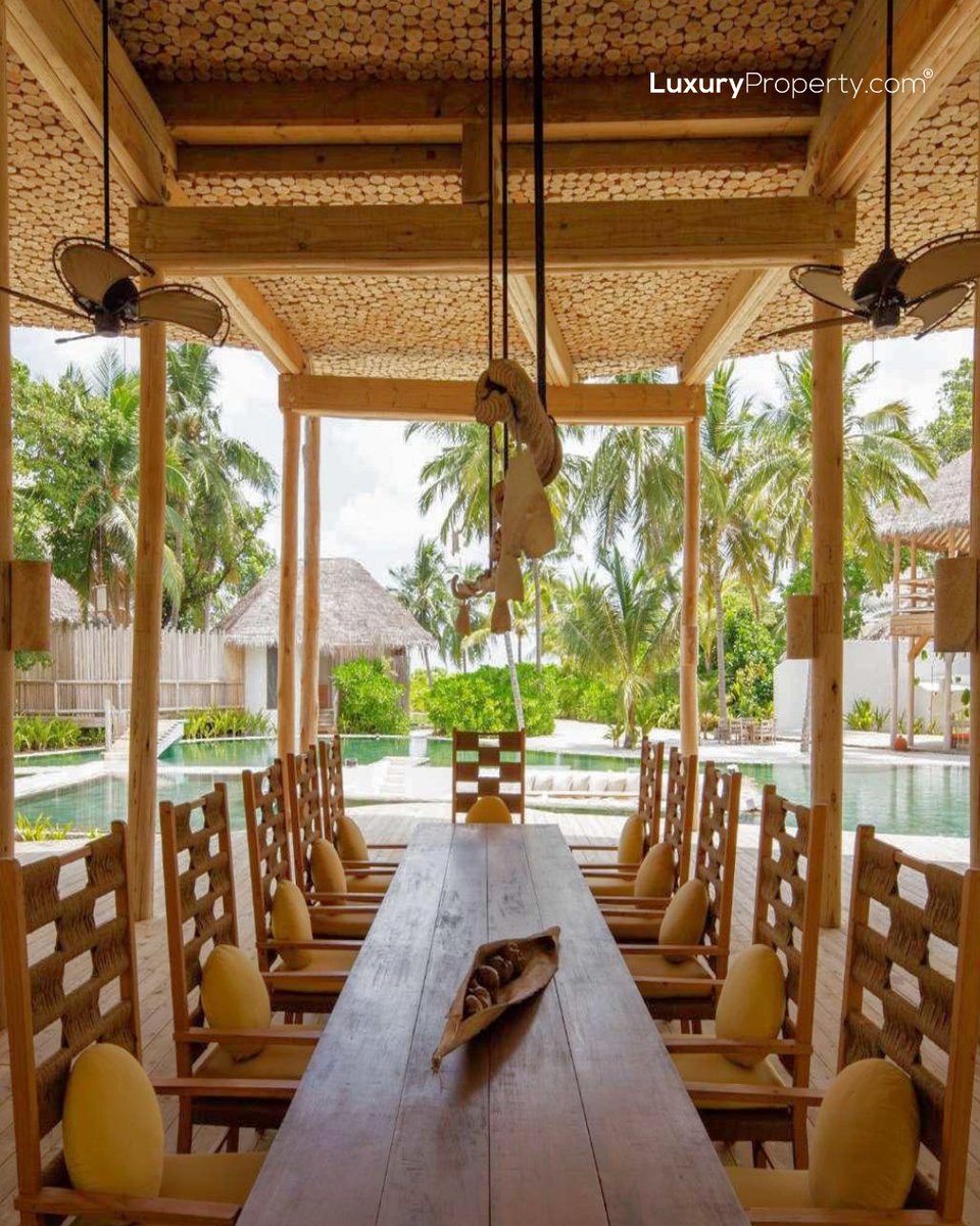 LuxuryProperty's tweet image. 9BR beachfront estate at Soneva Fushi, Baa Atoll. Private jungle, lagoon pool, bespoke spa, and unmatched island privacy.

Discover more: luxuryproperty.com/exquisite-nine…

#LuxuryLiving #MaldivesVillas #UltraLuxury #BeachfrontEstate #PrivateIsland #DreamHome