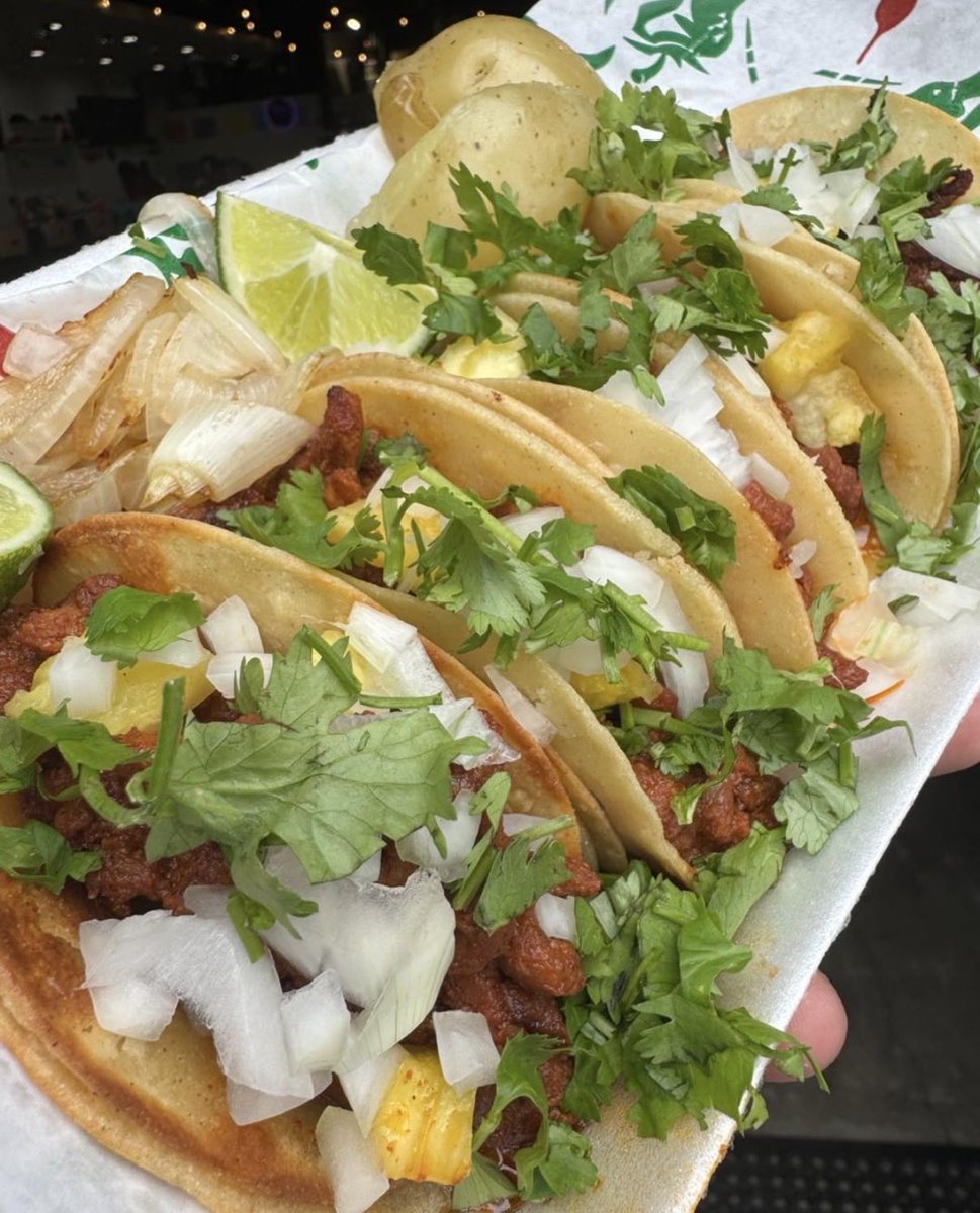 ProjectHaloBrew's tweet image. Sunday Funday 
Cheers to Sunday! The tacos and cold Beer  vibes are still going strong in the taproom! Bring the dogs and enjoy the laid back vibe with us!

Tacos Don Chilo  serving up his famous Trompo Tacos and new Hot Dogs from 12-8p

#SendIt #CraftedWithLove #Fulshear