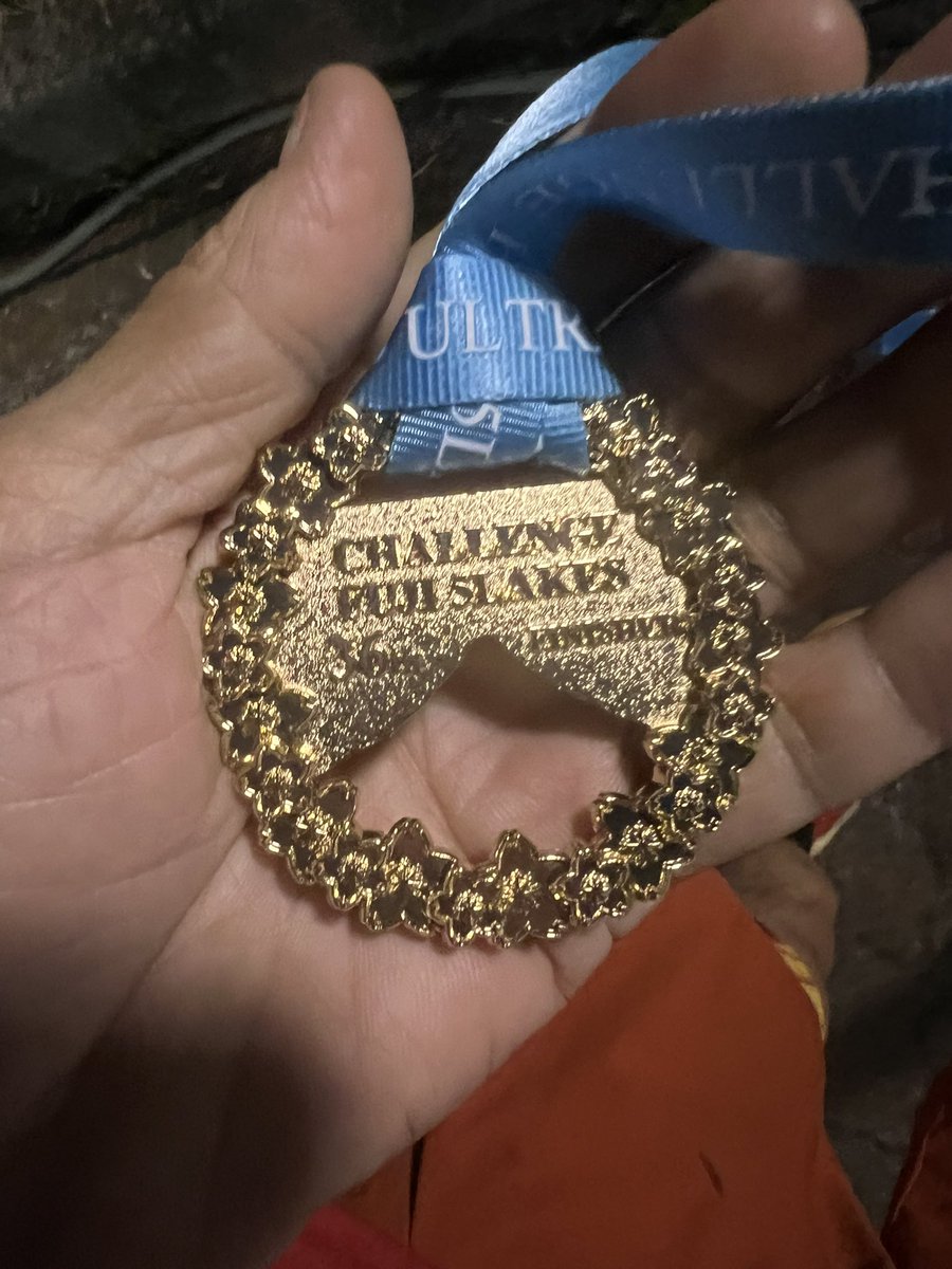 まこっち tweet media