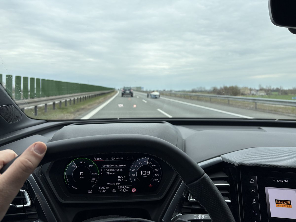 Sławo-mir tweet media