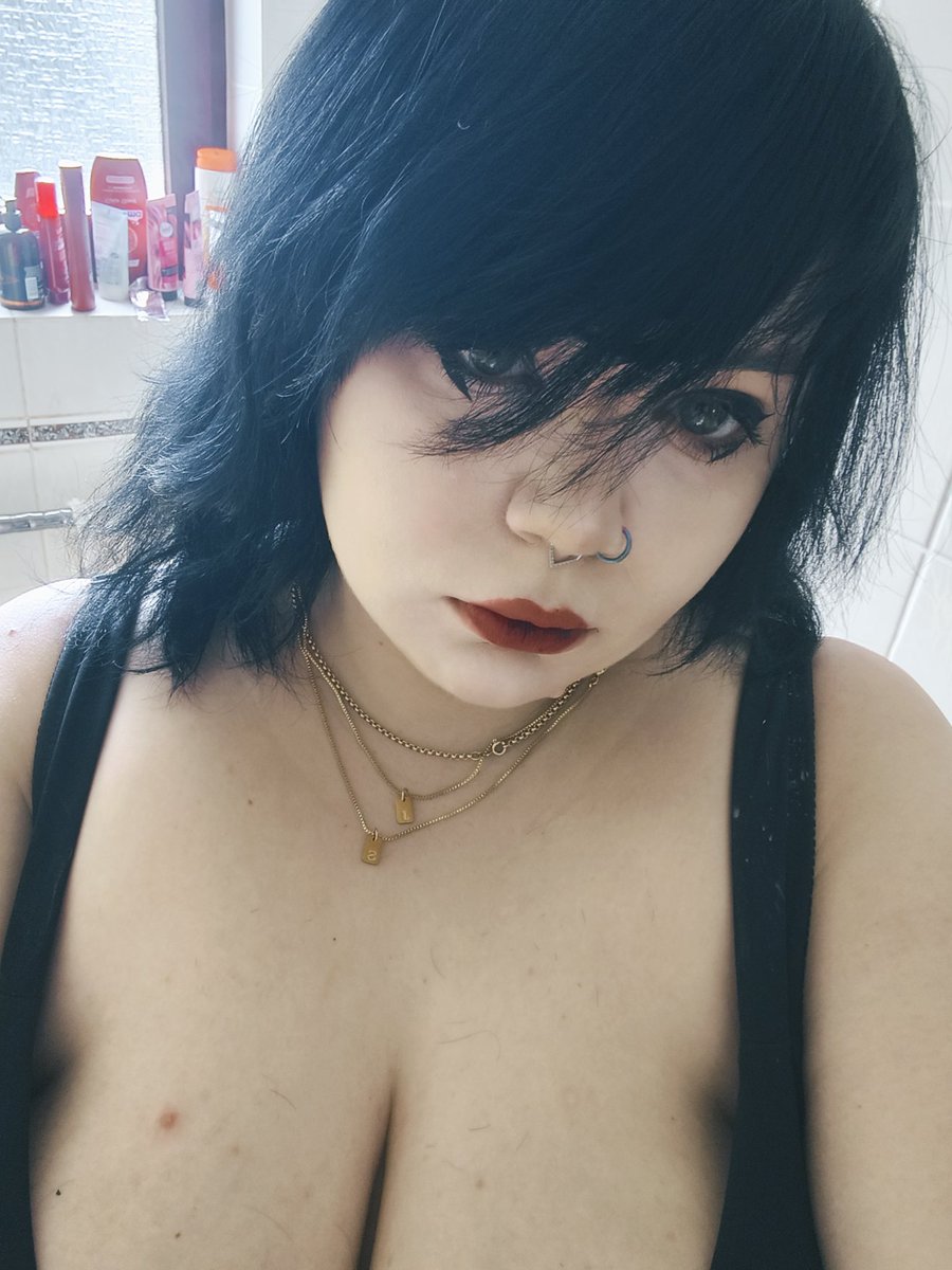 Skunkprincess tweet media