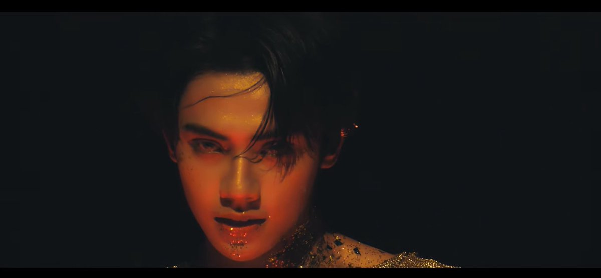 หน้าแบบนี้อินเนอร์แบบนี้สายตาแบบนี้ไปโลดแล่นวงการการแสดงสักเรื่องเถอะลูก