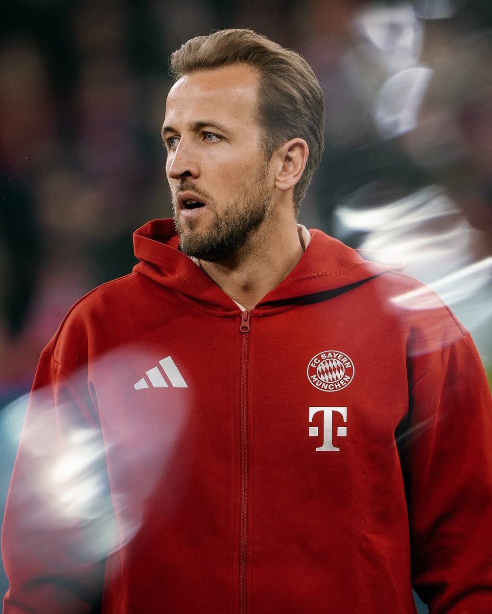 La diferencia entre Julián Álvarez y Kane, aparte de que el primero es mejor que el segundo, es que uno se fue a un club a ayudar a hacer historia y el otro se fue a un club a que le ayudaran a tener la suya. 

Nada que reprocharle a Julián. Gracias a él llegamos a penaltis.