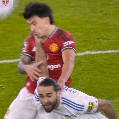One of these were red, the other two went unpunished.

🤣🤣🤣