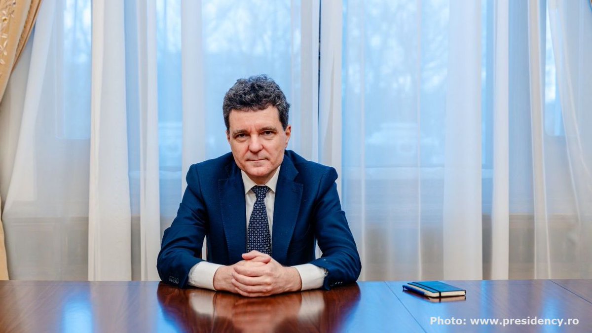 RRInternational's tweet image. To prevent the #coalition from breaking up, even the head of state, @NicusorDanRO, has tried to mediate the #conflict, speaking with both the prime minister and the leader of the Social Democrats. (6/6)