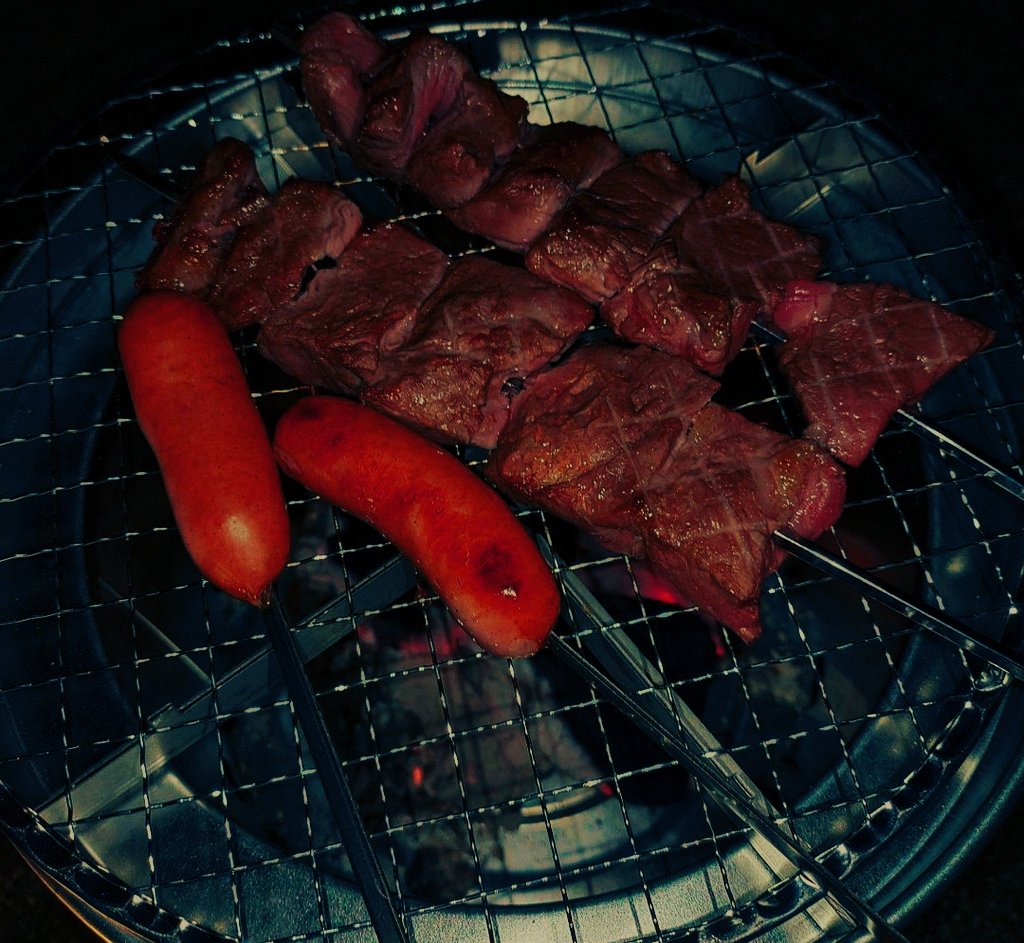 hamazonjapon's tweet photo. ソロBBQ🍖
今日は夜の海です🌜️

ギアは慣れていて使いやすい物が一番ということで…
イスはお風呂用を使ってます(笑)♨️ https://t.co/pDtiv3WrjH