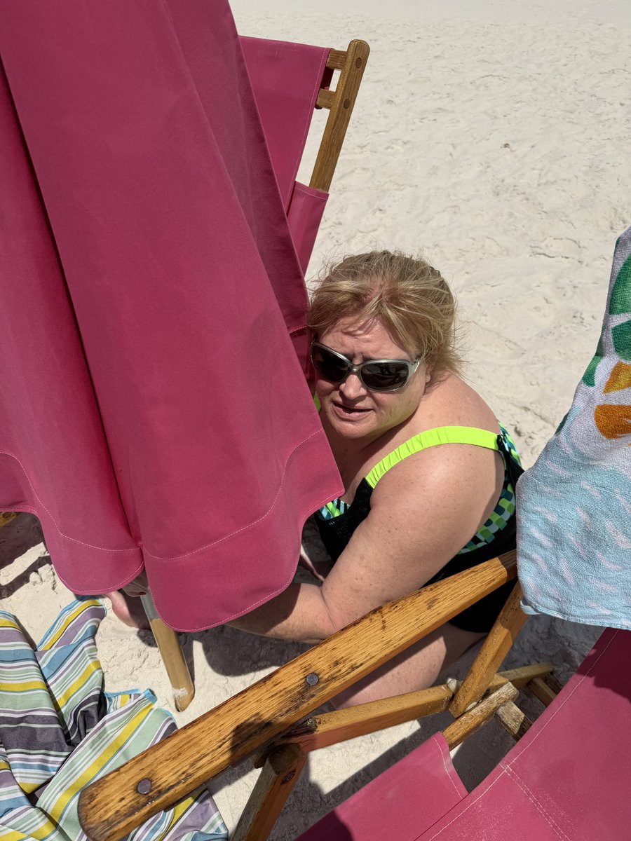 Beth Fogle tweet media