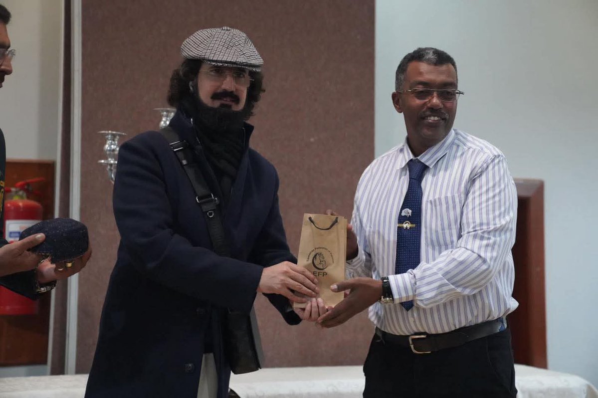 . عالم اسلام کے نخلستان میں امید کی جو نئی کونپلیں پھوٹی ہیں، ان کی آبیاری *صاحبزادہ سلطان محمد علی صاحب* کے خلوص سے ہوئی ہے۔
#SultanVicePresidentITPF
#SultanRisesAgain
#GreenFlagRisesAtITPF