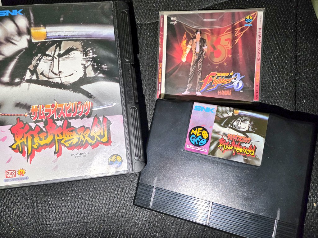 久々に武器になるNEOGEOのロムを取り出してみた！w 一応大きさ比較