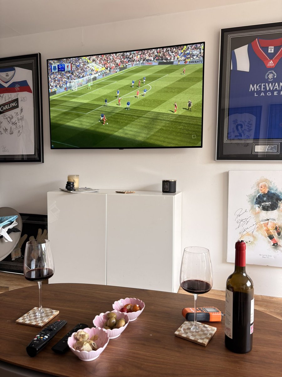 Beaumont296's tweet image. Summer is upon us. Well, at least an early Summer. And the Garden Room opened for business… Saints are unbeaten.  Life is good. ❤️ just need to get rid of this hideous government. #starmerout