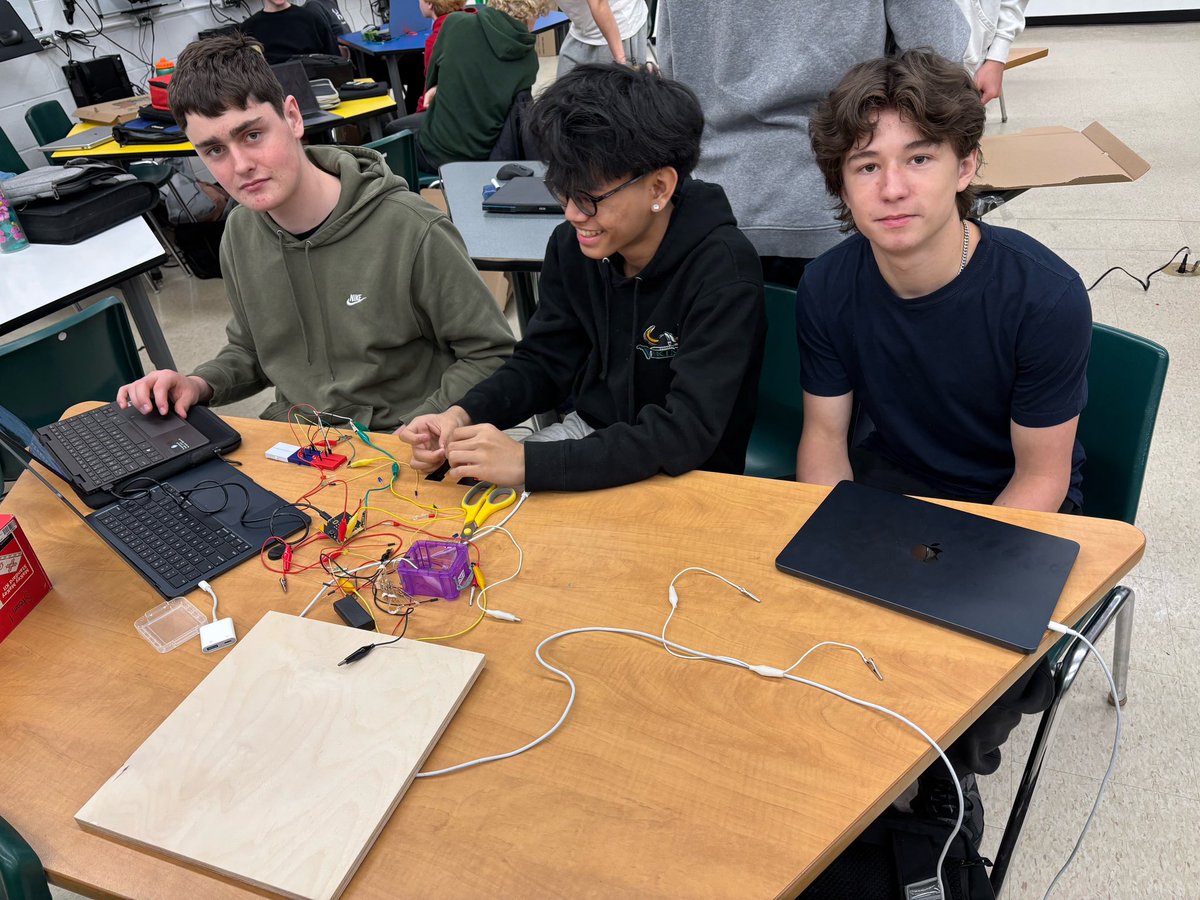 Lockerby Composite School tweet media