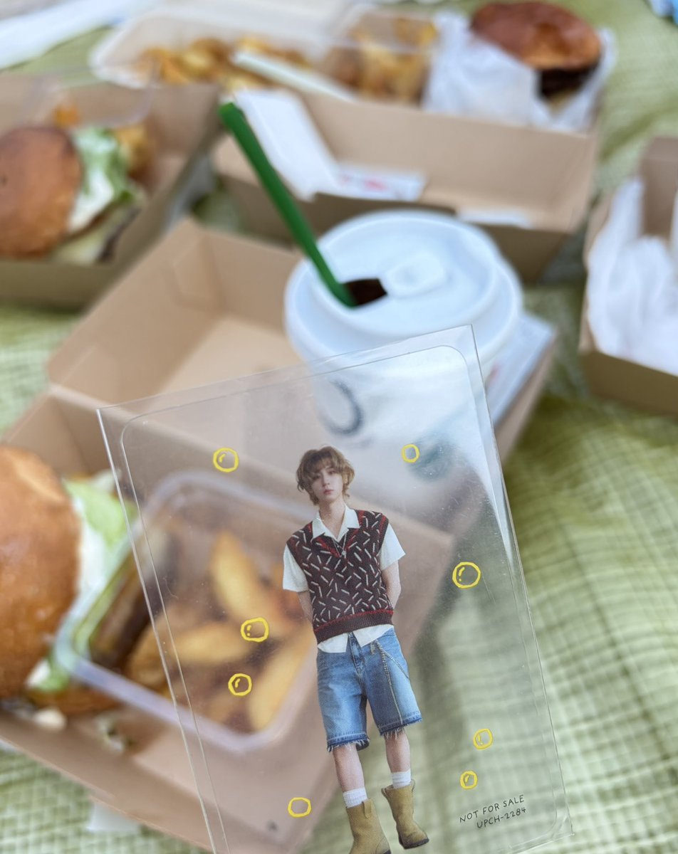 𝗆𝗂 tweet media