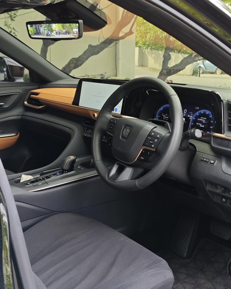 Toyota Crown RS Advance