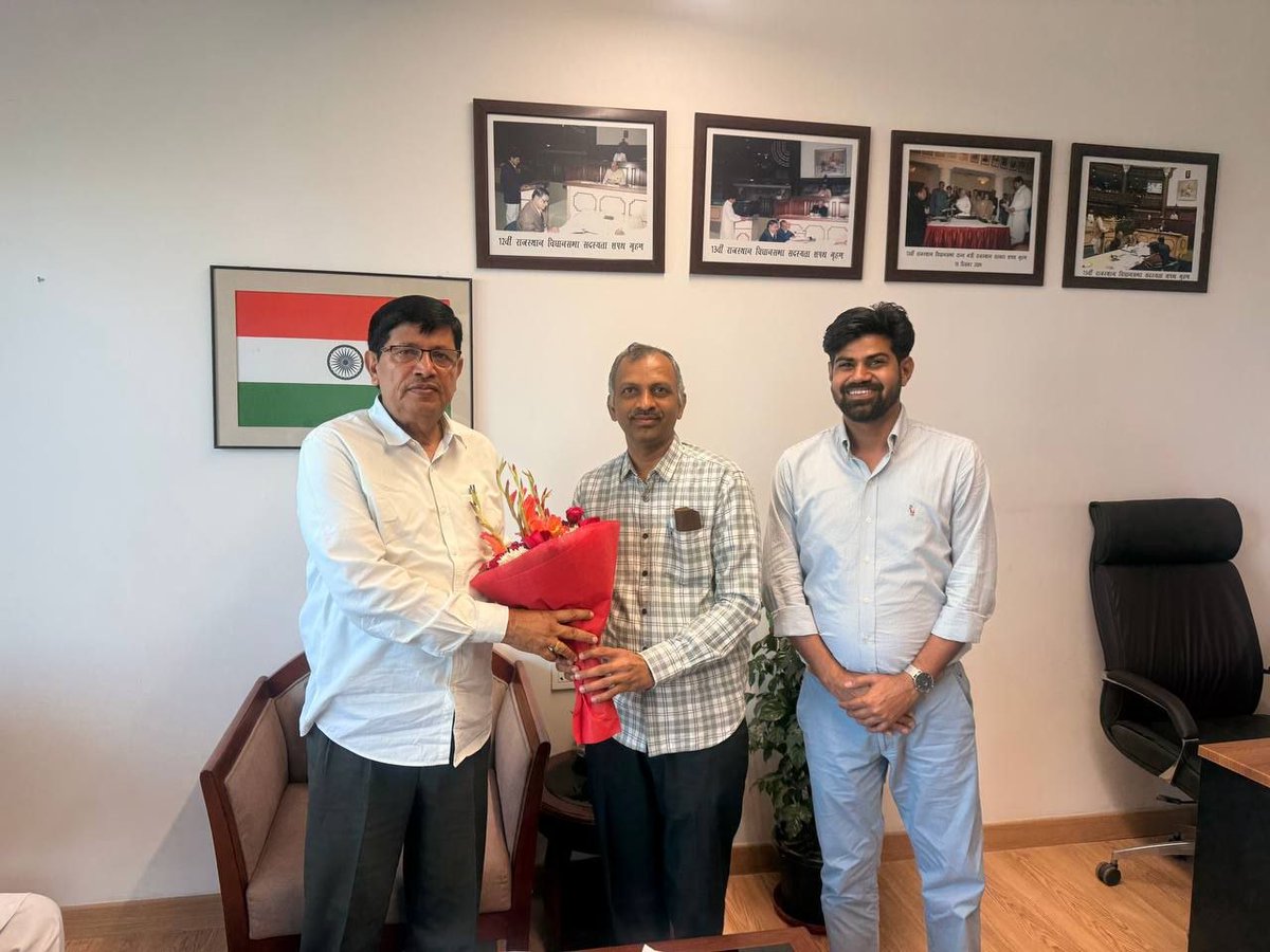 IdbiFor's tweet photo. On April 18, 2026, Office bearers of All India IDBI Officers' Association (AIIDBIOA) met Shri @AapkaMurarilal Lal Meena Ji, Hon'ble Member of Parliament, Loksabha, Dausa, #Rajasthan @INCIndia in Delhi and sought his help for merger of IDBI Bank with any Public Sector Bank.
#DoNotSellIDBI @RBI @supriya_sule