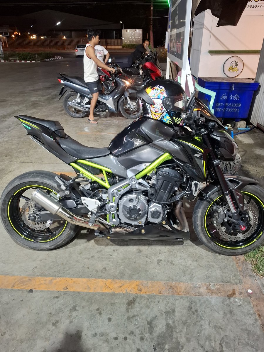 thelass_nigth's tweet photo. เหงาอ่า ออกมาขับรถเล่นคนเดียว ไปหาใครใด้บ้าง 🥹 #รังสิต #ปทุมธานี #บางคูวัด #ลาดหลุมแก้ว #ปากเกร็ด #นนทบุรี https://t.co/WwKividgXw