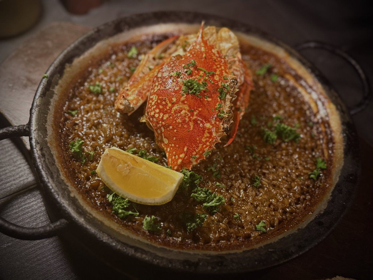 蟹のパエリア美味しすぎ
このあと我が家に移動して中国茶の飲み比べをしたんだけど、おしゃべりに夢中で写真がないな　これぞお茶会って感じだ