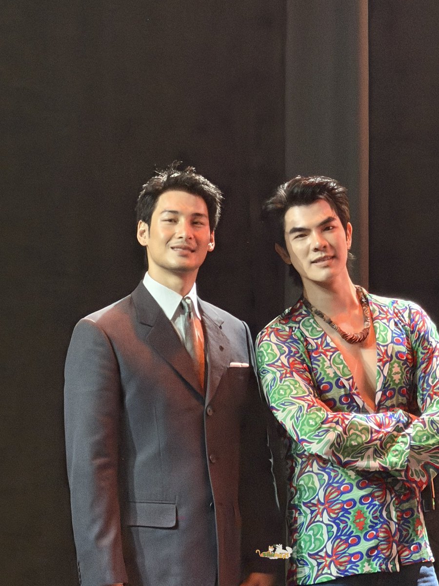 kiwipient's tweet photo. ป่าววววว
ไม่เห็นอะไรจริงๆ
ไม่ได้แอบมองซะหน่อย 💚💛
ʕ´•ᴥ•`ʔ ₍˄·͈༝·͈˄ ₎◞ ̑̑
#ShineSGNFanGreeting
#ShineinHoChiMinhCity
#ShineFanCon
#MilePhakphum #Aponattawin https://t.co/98MKaNMJfj