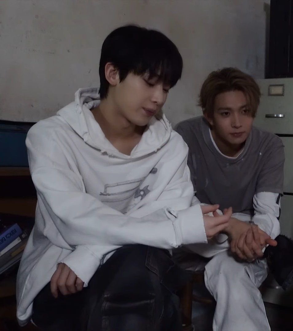 vi ✦ heesunpilled tweet media