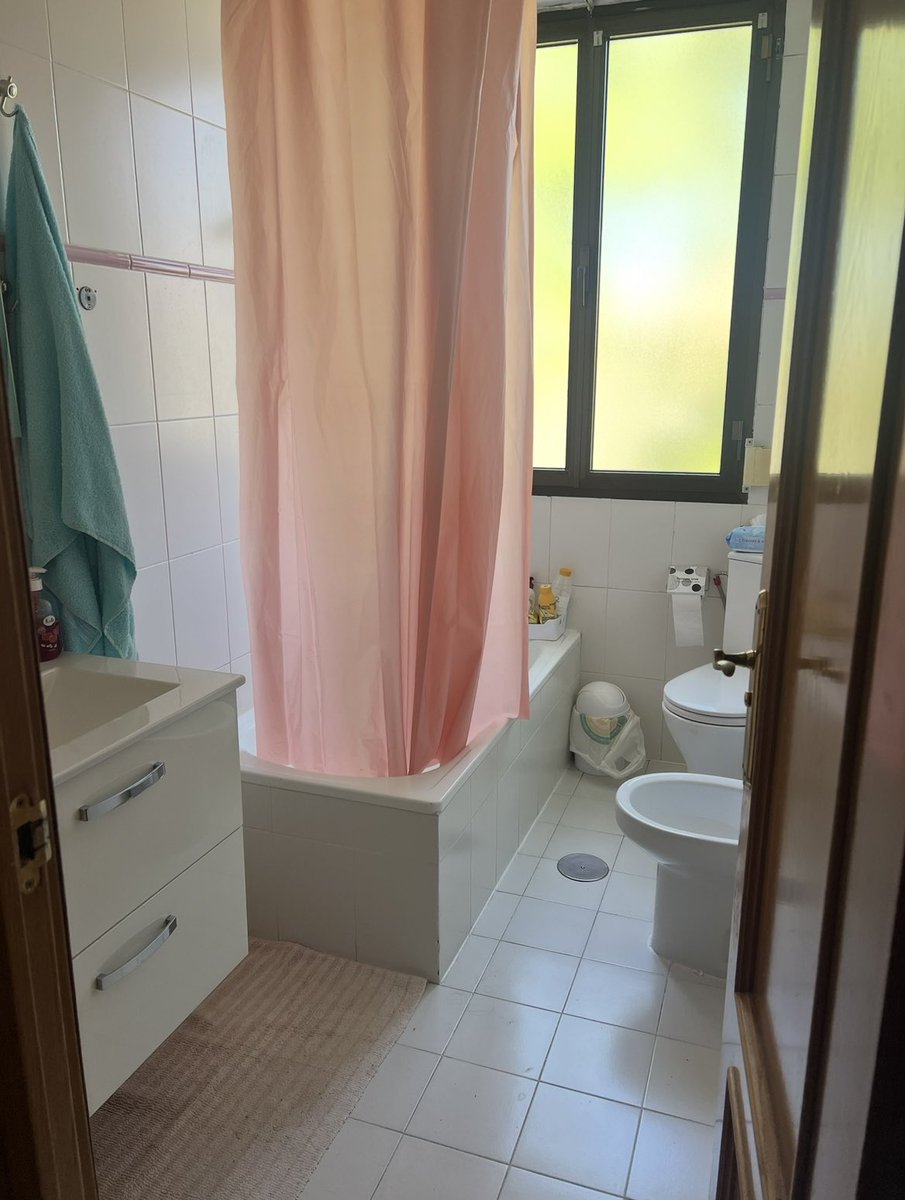 KataKrecz's tweet image. Somos dos chicas y buscamos una compañera de piso para el curso que viene! 26-27
Piso super luminoso, en zona de
traumatología en granada (cerca del campus de cartuja). 210€ al mes + gastos :) 
#ugr #pisosgranada #granada