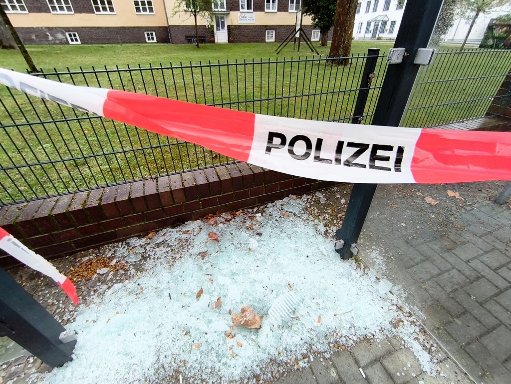 Nauen: Bushaltestelle am #Krankenhaus nun mit weniger Wetterschutz reportnet24.de/brandenburg/ne…