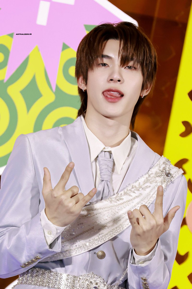 astralzero 🐺🪽 (slow) tweet media