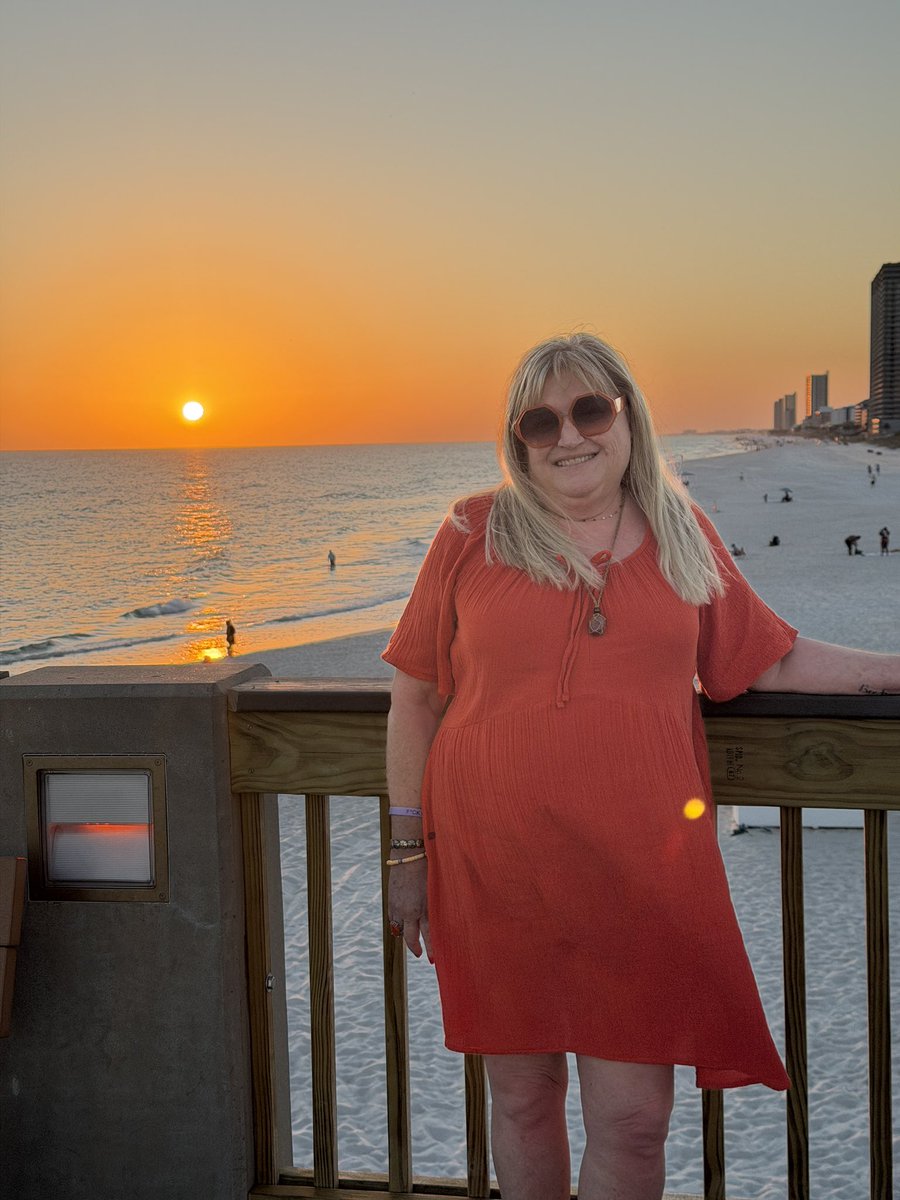 Beth Fogle tweet media