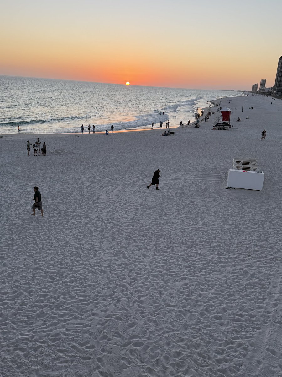 Beth Fogle tweet media