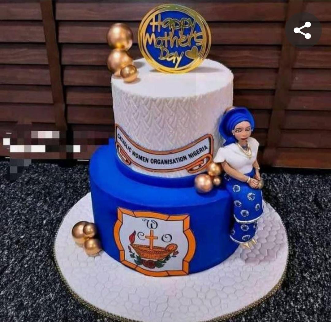 We celebrate our mothers every day but today, the Catholic Church in Nigeria invites us to celebrate our mothers (both living and dead) in a special way.

Mothers are like buttons - they hold everything in life together.

Happy Mother's Sunday to all the amazing mothers and