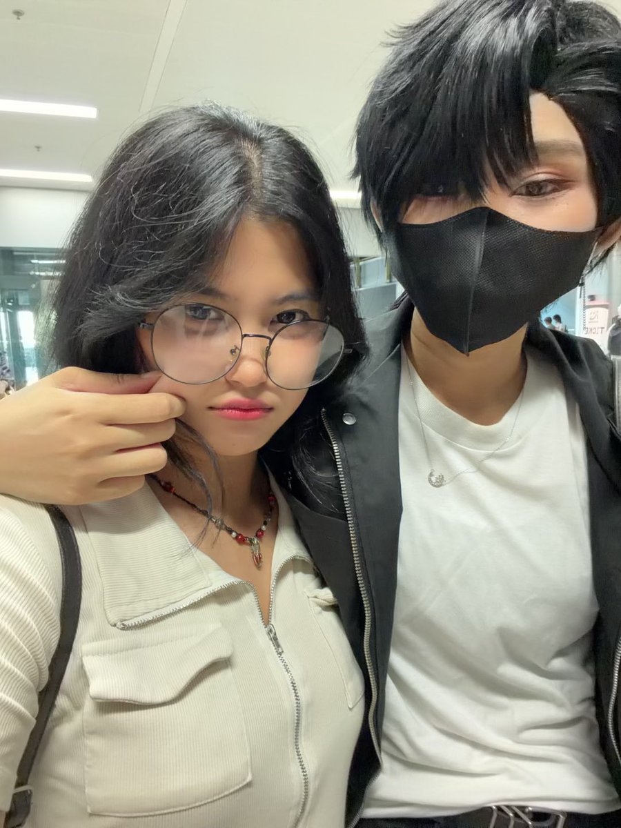 urproud ☺︎︎♥︎ พราวพระเอกซ้าย tweet media