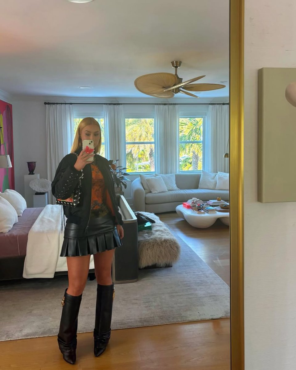 CelebsMedia7247's tweet photo. Iggy Azalea ๐ via Ig ๐
#iggy #iggyazalea #thenewclassic https://t.co/5mxf57lbPv