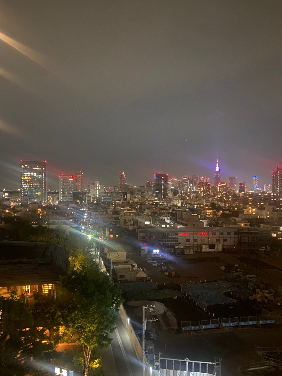 💬: "Seunghan, how’s the night view?
I’m here in Omotesando!!"
🍀: "There are a lot of Pokemon in this place! But it's romantic"

LMAOOOOOOO 😭😭😭😭😭😭😭