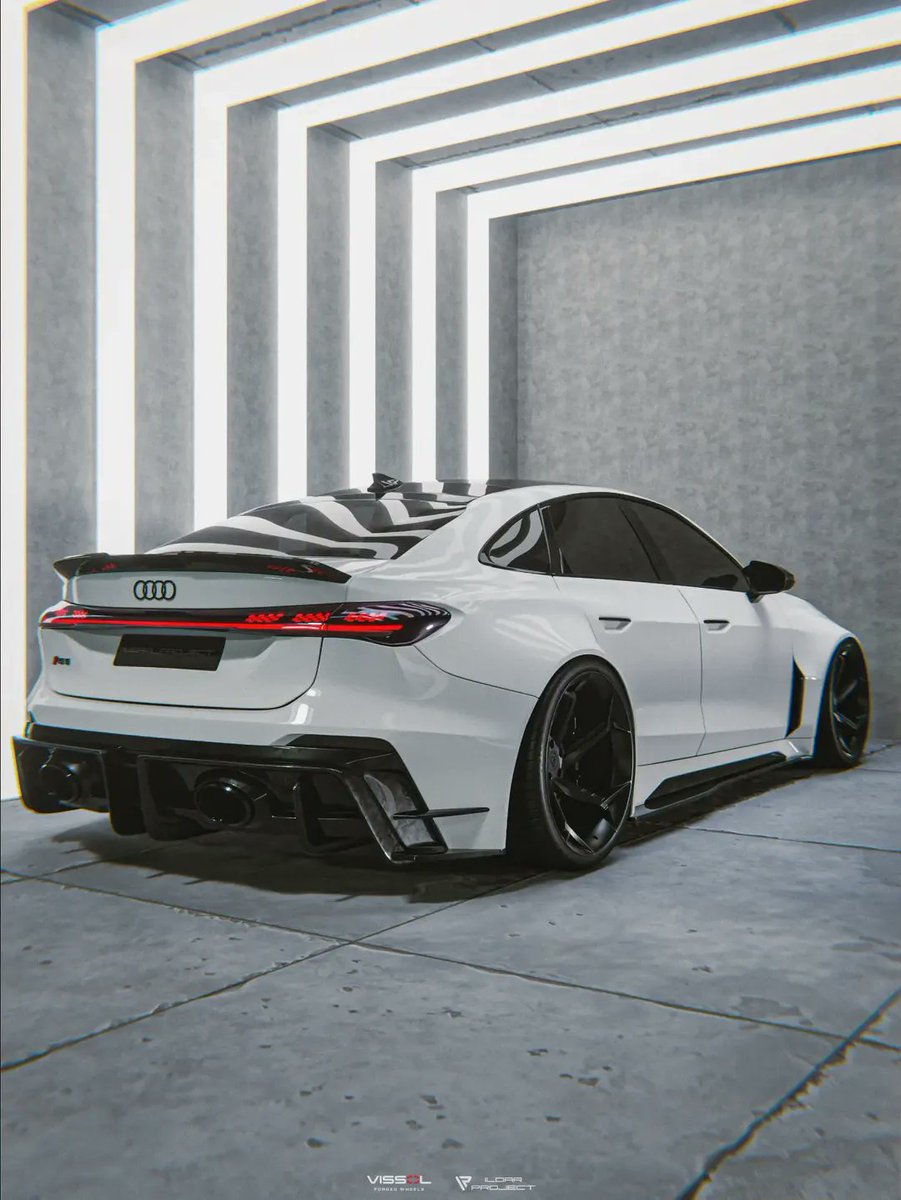 Venosier's tweet photo. AUDI RS5 https://t.co/cTx1cvwEAh