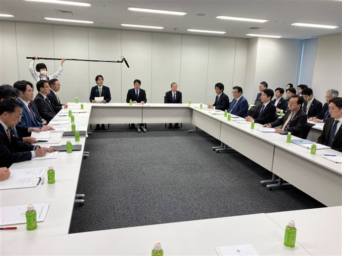 claricalou's tweet photo. 衆院選公約「食料品の消費税ゼロ」与党に先送り論　即効性に懐疑的な意見　首相発言にぶれも  イオンとかスーパー系は明日下がることになるのかな🧐株価的にはけっこう織り込まれてるようなチャートだけど https://t.co/VgYZNfXrTT