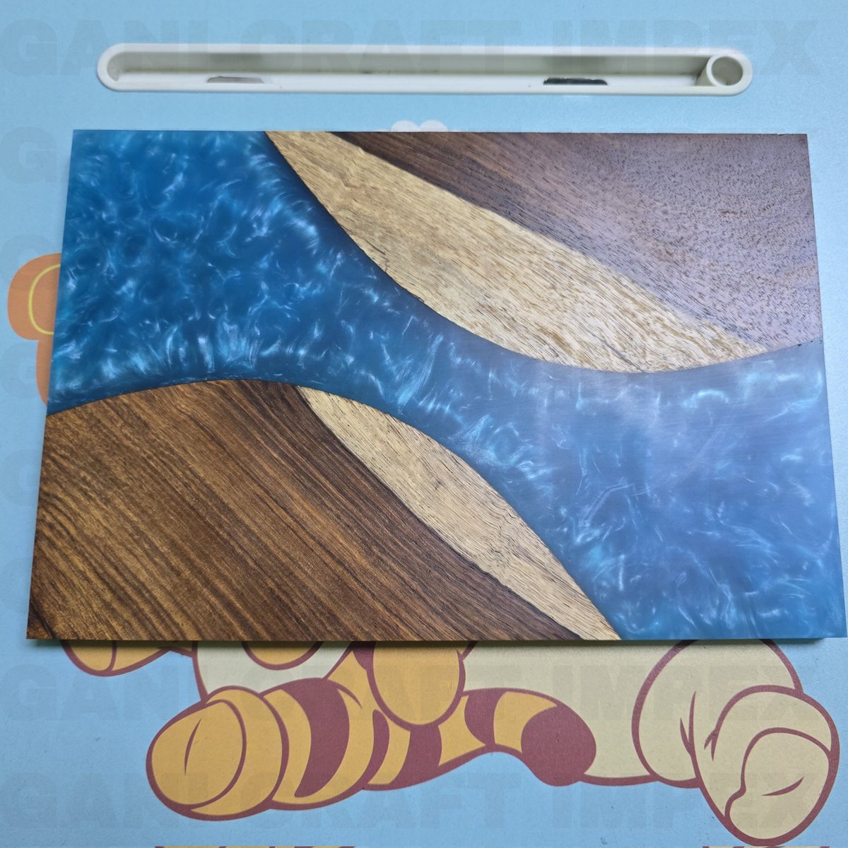 GaniImpex's tweet image. Premium Wood Epoxy Cutting Board.
Durable | Food safe | Custom designs
1. MOQ: 50 pcs
2. Bulk orders available
3. Worldwide shipping
Perfect for kitchen &amp;amp; serving
DM for details 📩
#Epoxy #CuttingBoard #Handmade #Kitchenware #BulkOrders