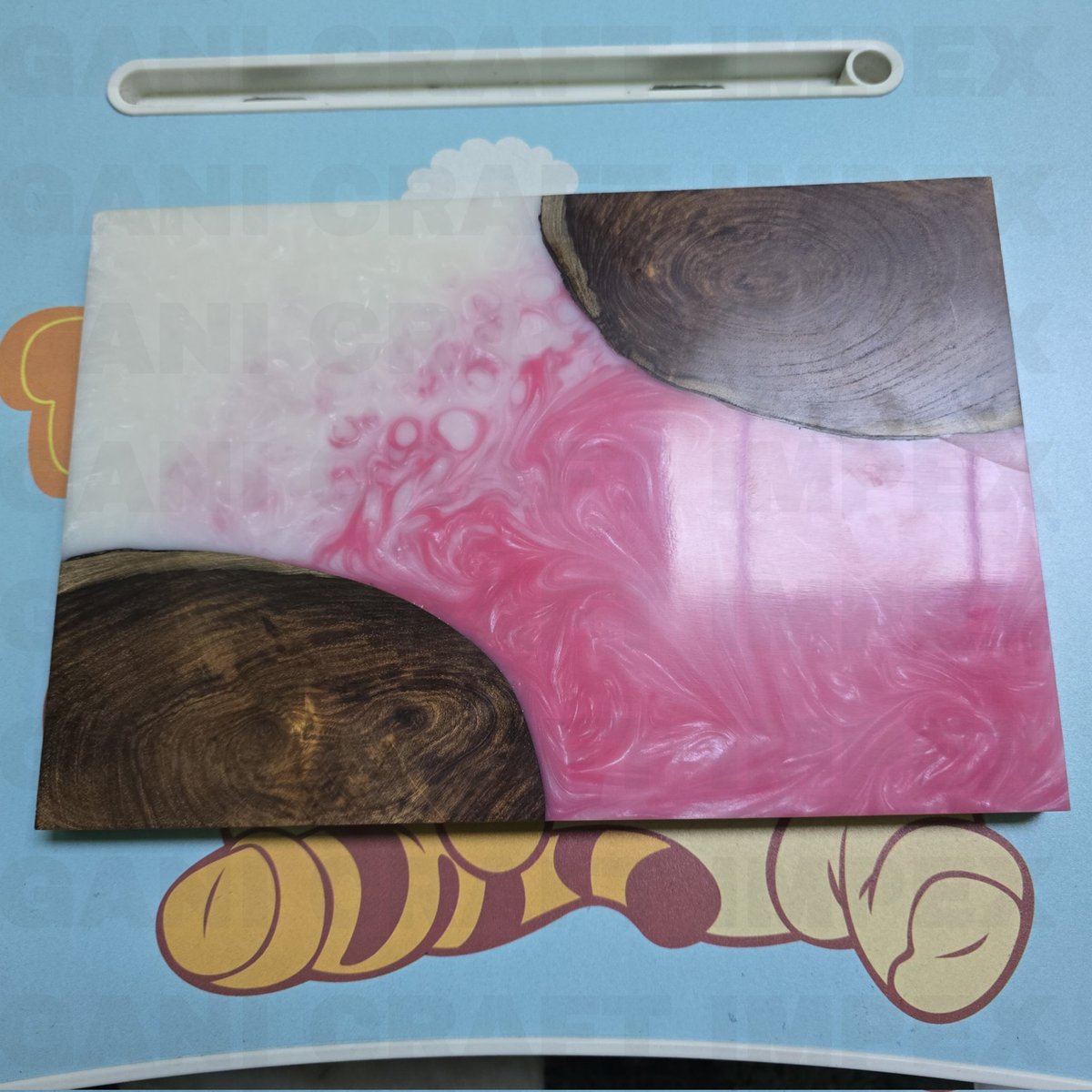 GaniImpex's tweet image. Premium Wood Epoxy Cutting Board.
Durable | Food safe | Custom designs
1. MOQ: 50 pcs
2. Bulk orders available
3. Worldwide shipping
Perfect for kitchen &amp;amp; serving
DM for details 📩
#Epoxy #CuttingBoard #Handmade #Kitchenware #BulkOrders